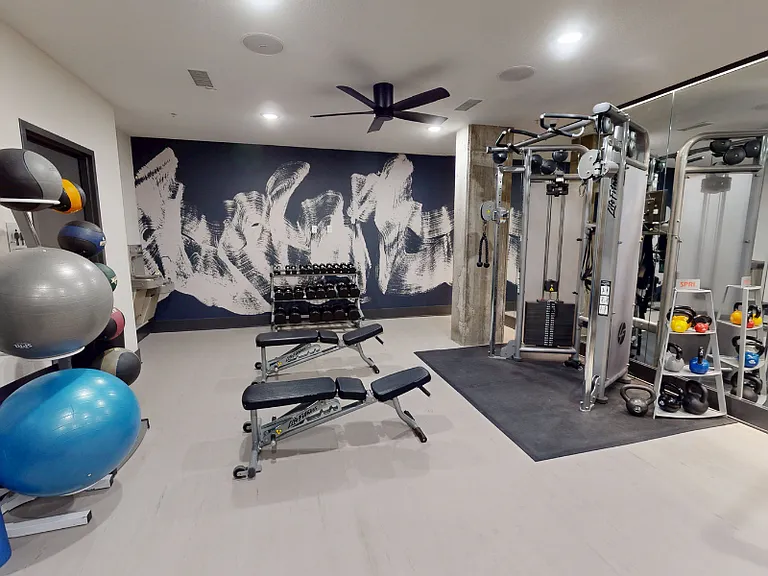 Studio LoHi Apartments — Photo 8