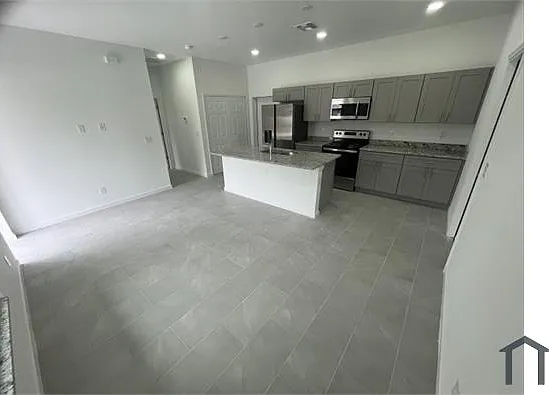 1 bed, 920 sqft, $1,490 — Photo 4
