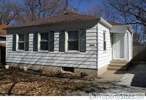 1st image of 4929 Evanston Ave