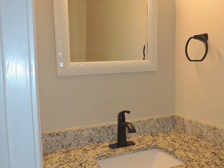 925 Fairwood Lakes Ln #25-A — Photo 16