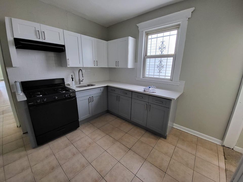 1st image of 65 Seymour Ave