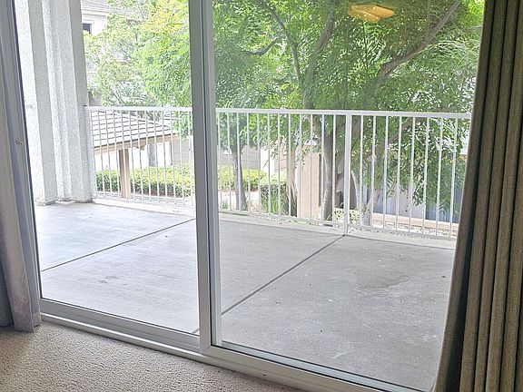 4th image of 31359 Taylor Ln