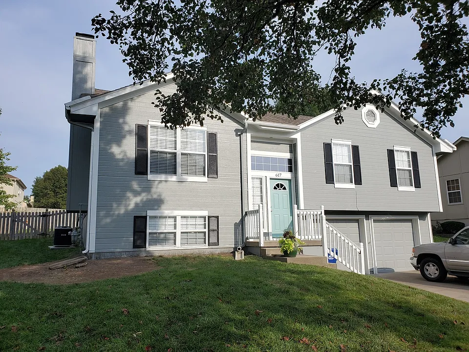 617 SE Battery Dr