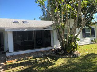 1410 Glendover Ct, Tarpon Springs, FL 34689