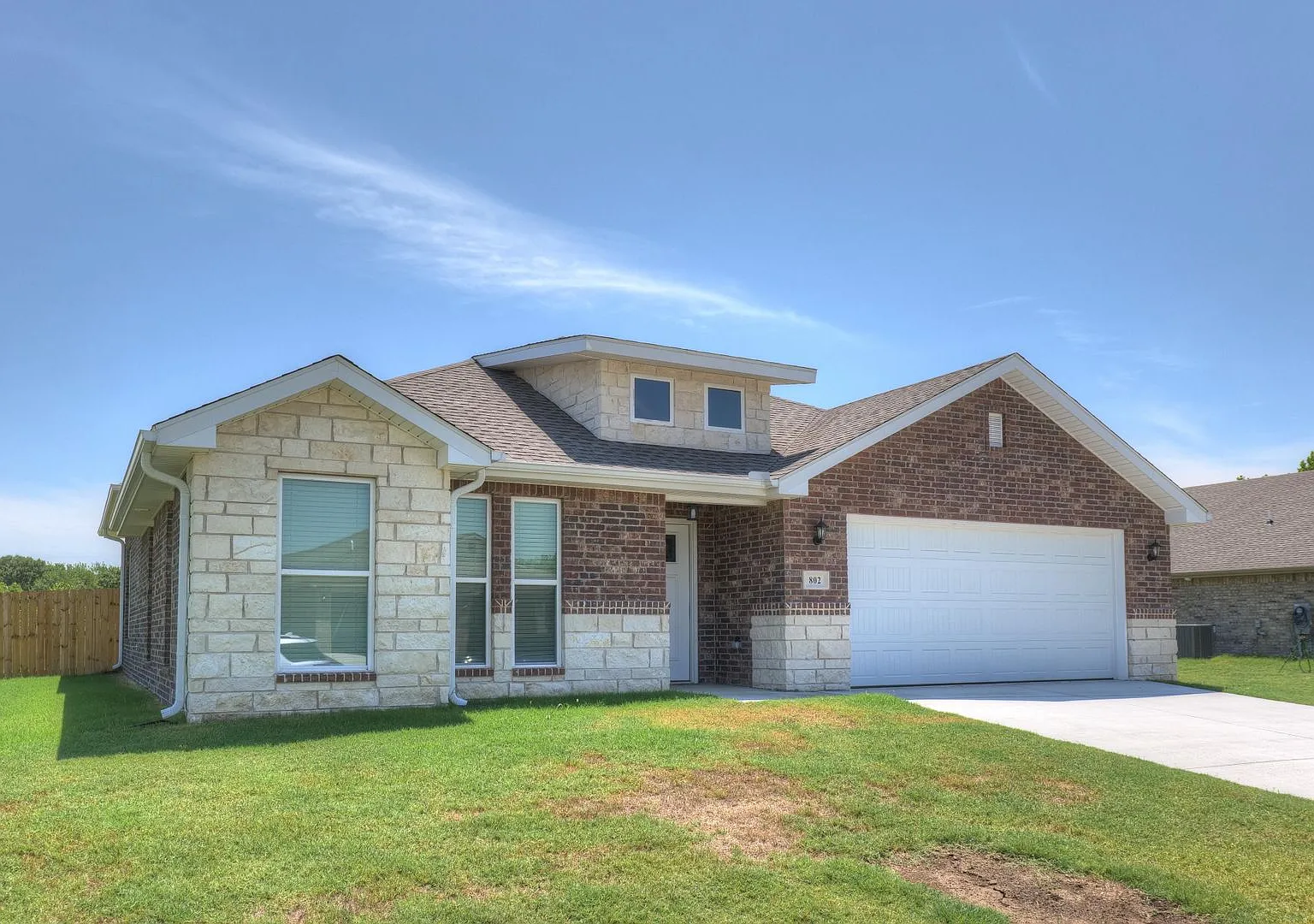 Nearly New 3-Bed/2-Bath Home For Lease in Carl Junction! — Photo 1