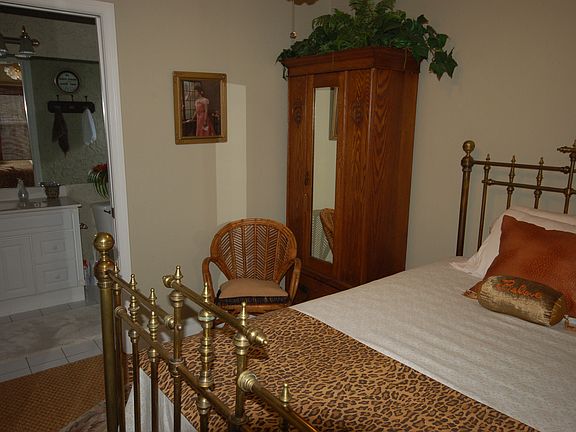 4th image of 3579 Edgewood Ave