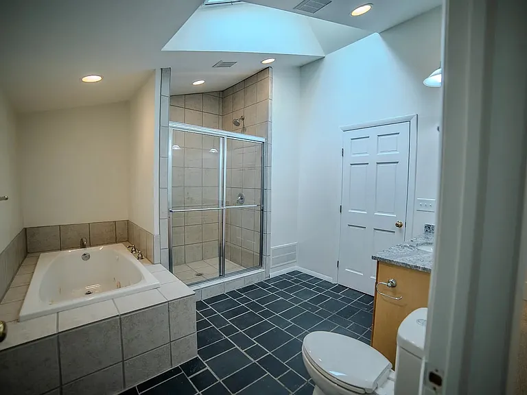 107 W Main St #1-B — Photo 6