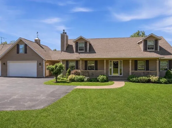 51 Shenandoah Dr, Galena, IL 61036