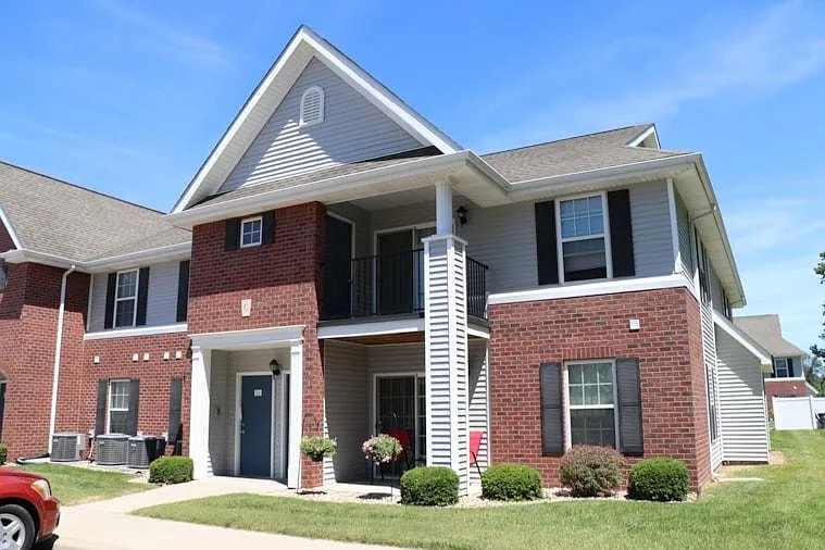 Somerset Place Apartments — Photo 14