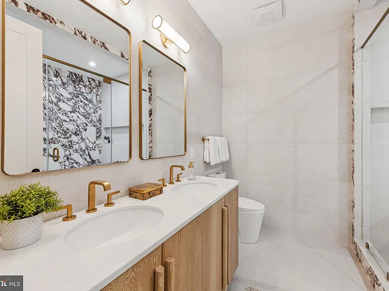 2507 I St NW — Photo 14