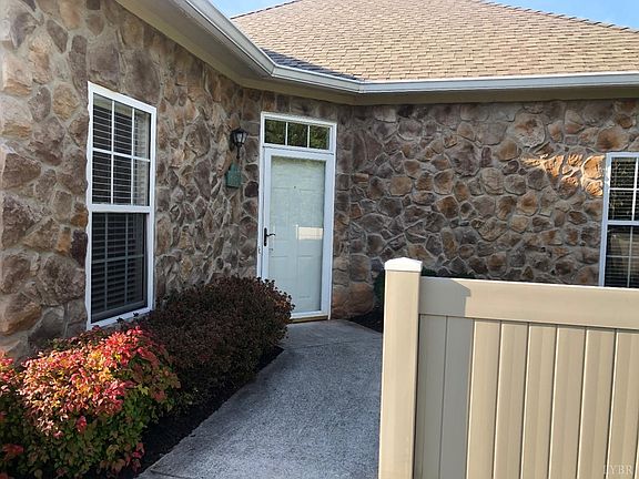 5th image of 118 Salisbury Cir
