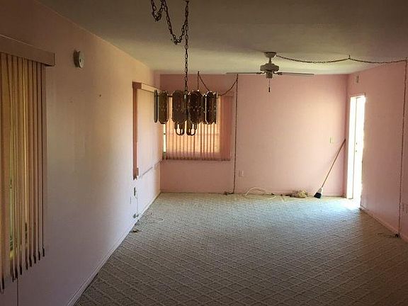 4th image of 5940 21st St N APT 20