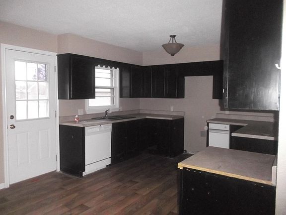 2nd image of 1011 NW 8th Pl