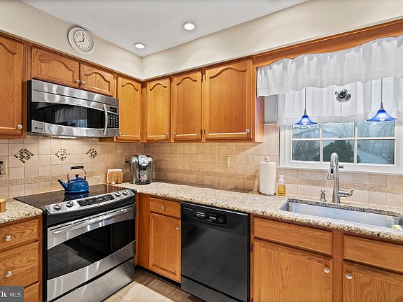 3rd image of 53 E Mill Station Dr
