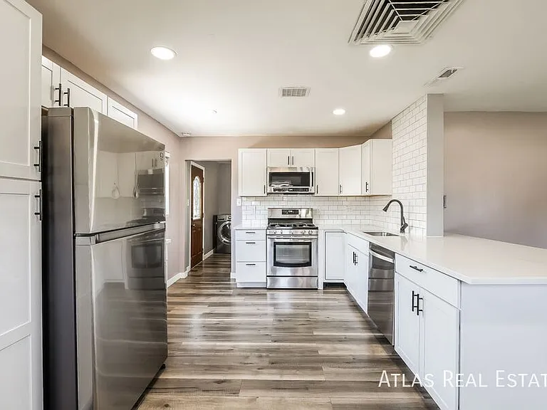 1620 Phoenix Ct — Photo 5