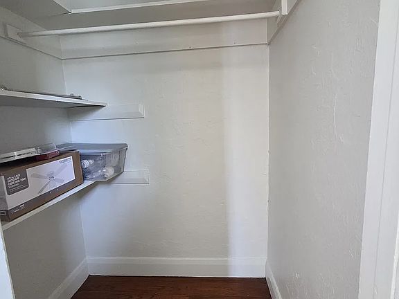 4th image of 1497 W 27th St Unit 1/2