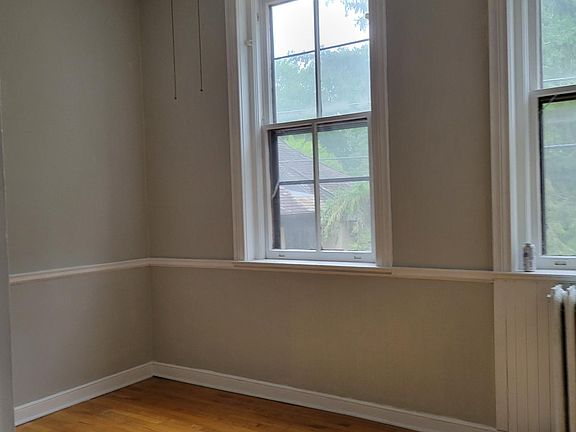 4th image of 475 Summit Ave APT 4