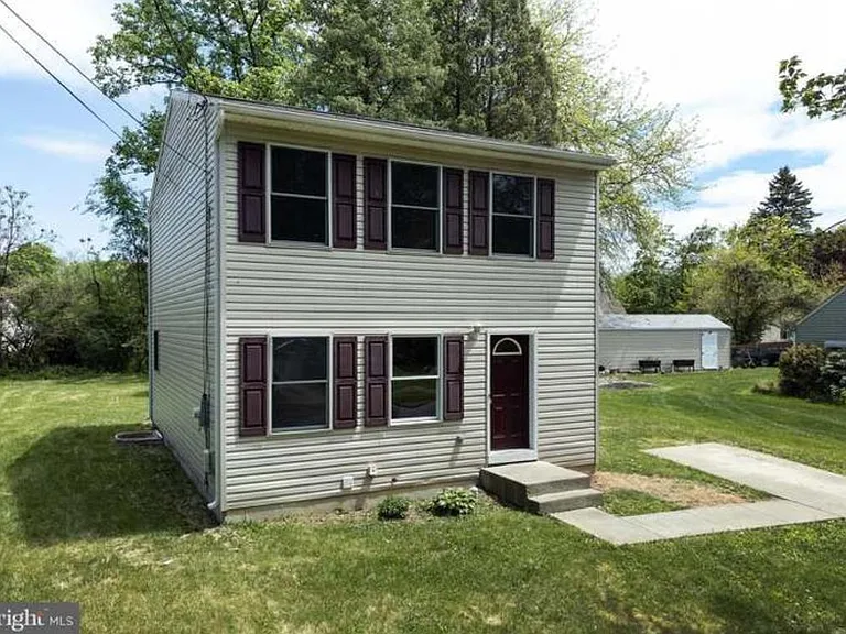 1711 Evergreen Rd — Photo 1