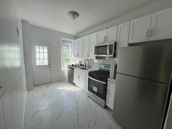 5th image of 30-32 44th St #1F