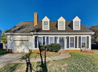 9431 Pondside Ln, Charlotte, NC 28213