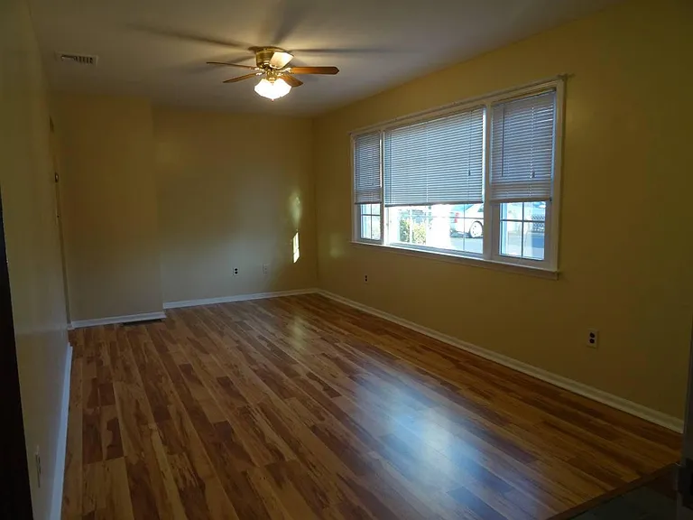 66 Grove Ave #66B — Photo 2