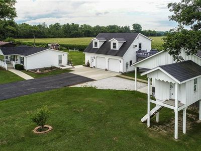 221 S D St, Elwood, IN, 46036