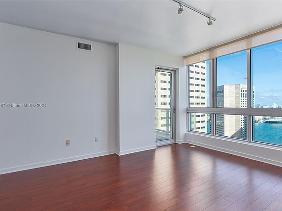 5th image of 300 Biscayne Blvd #T-2614