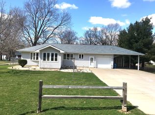 819 N 2803rd Rd, Utica, IL 61373