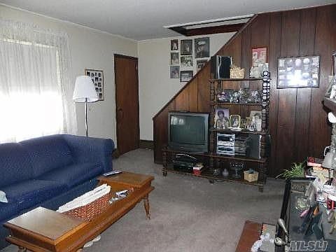 3rd image of 22 Furrow Ln