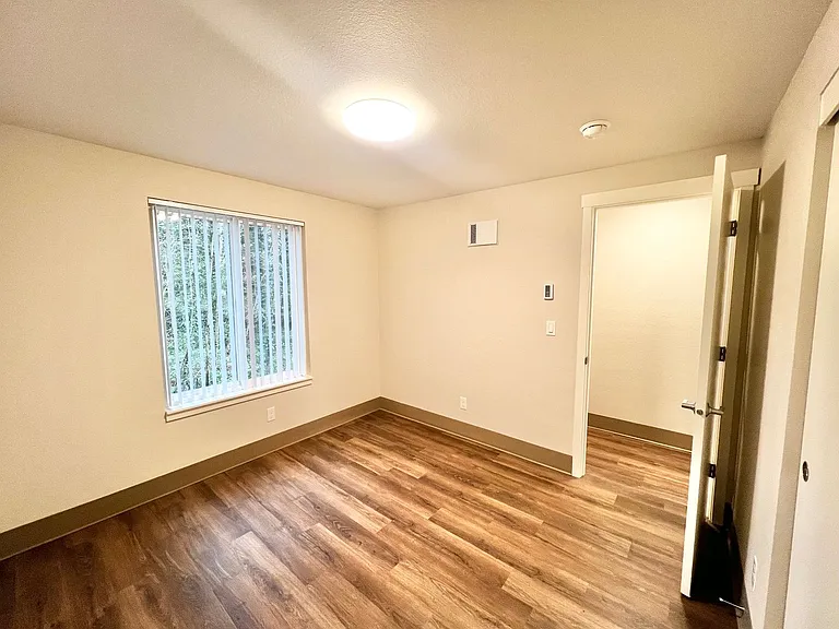 Cougar Creek Apartments — Photo 19
