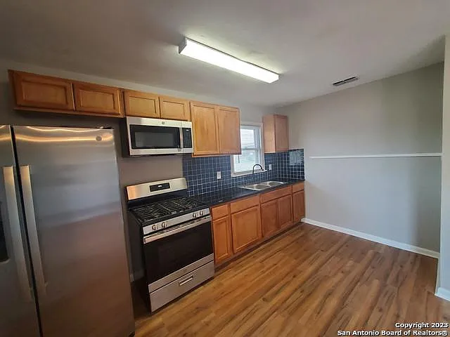 654 Santa Monica St — Photo 8