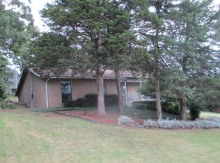 3121 N Warwick Dr, Fayetteville, AR 72703