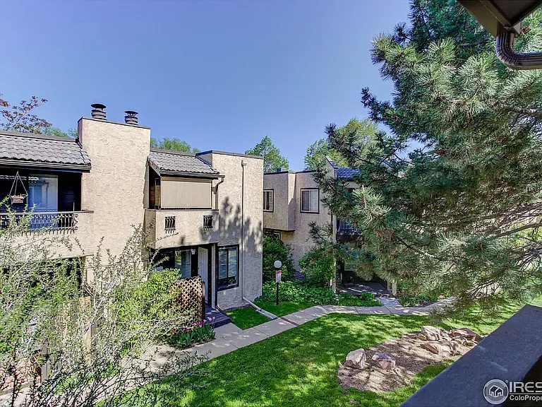 2978 Shady Holw W — Photo 27