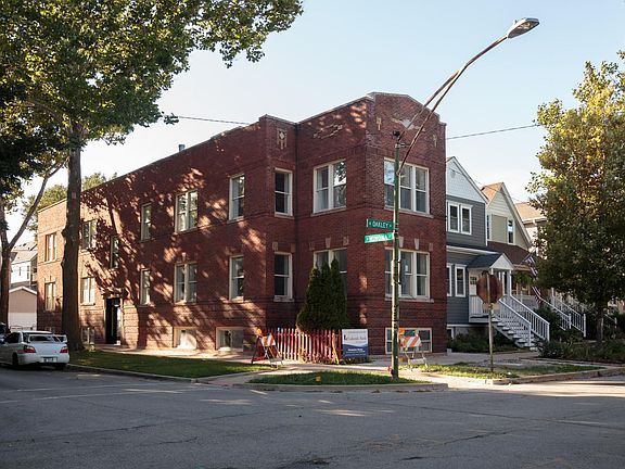 2nd image of 5134 N Oakley Ave #2F