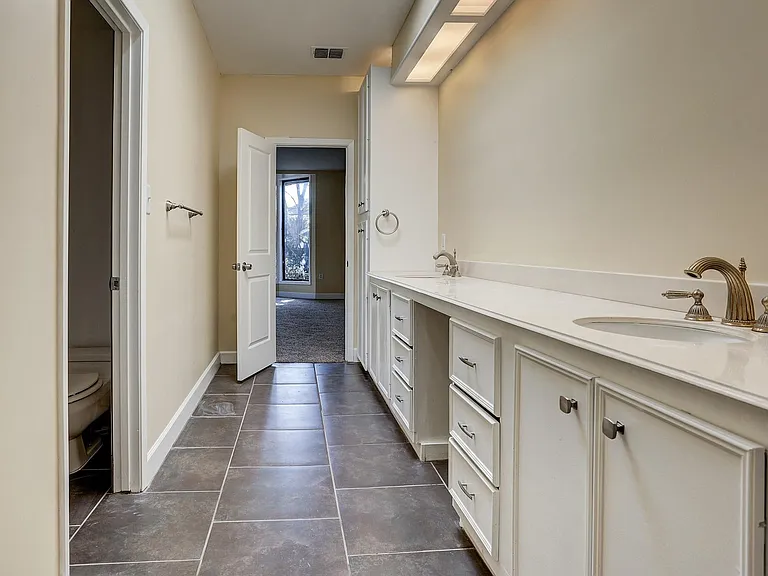 5203 Braesvalley Dr — Photo 27
