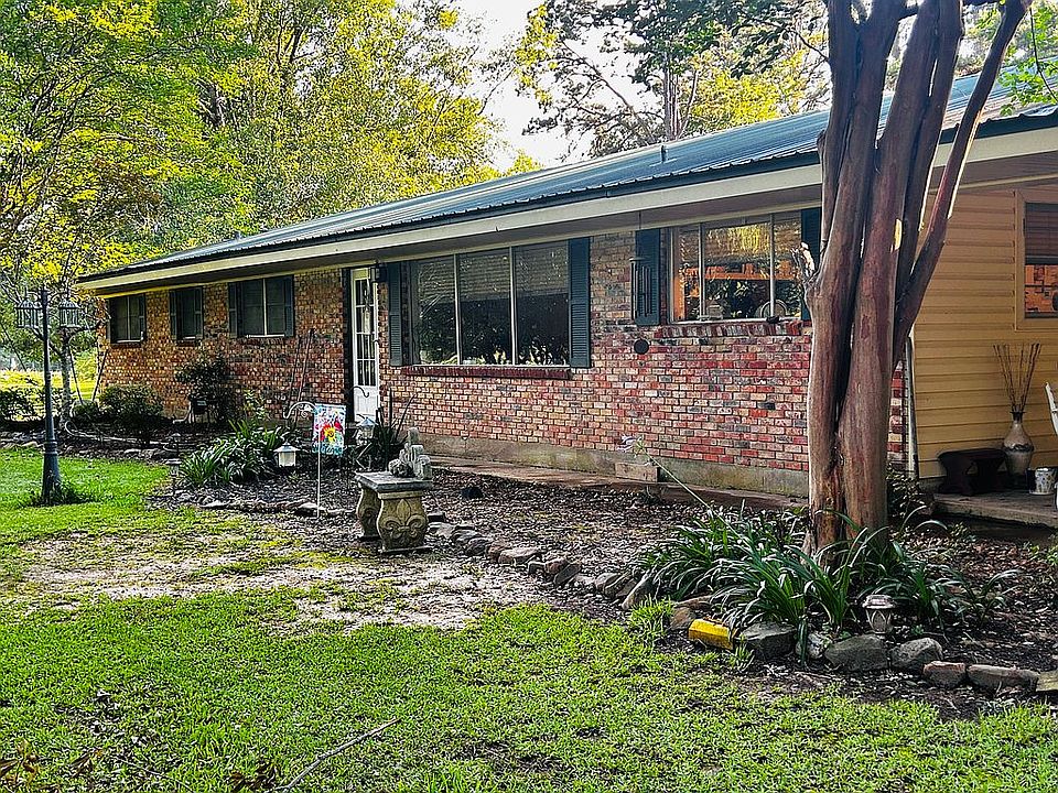 1st image of 520 Crawford Loop