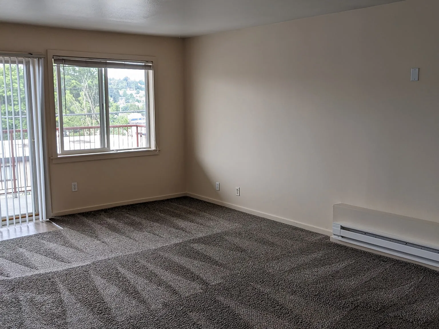 2 bed, 900 sqft, $2,300 — Photo 2