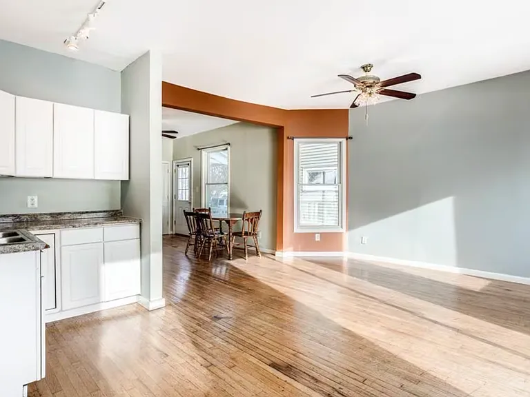 2430 Military St #2 — Photo 4