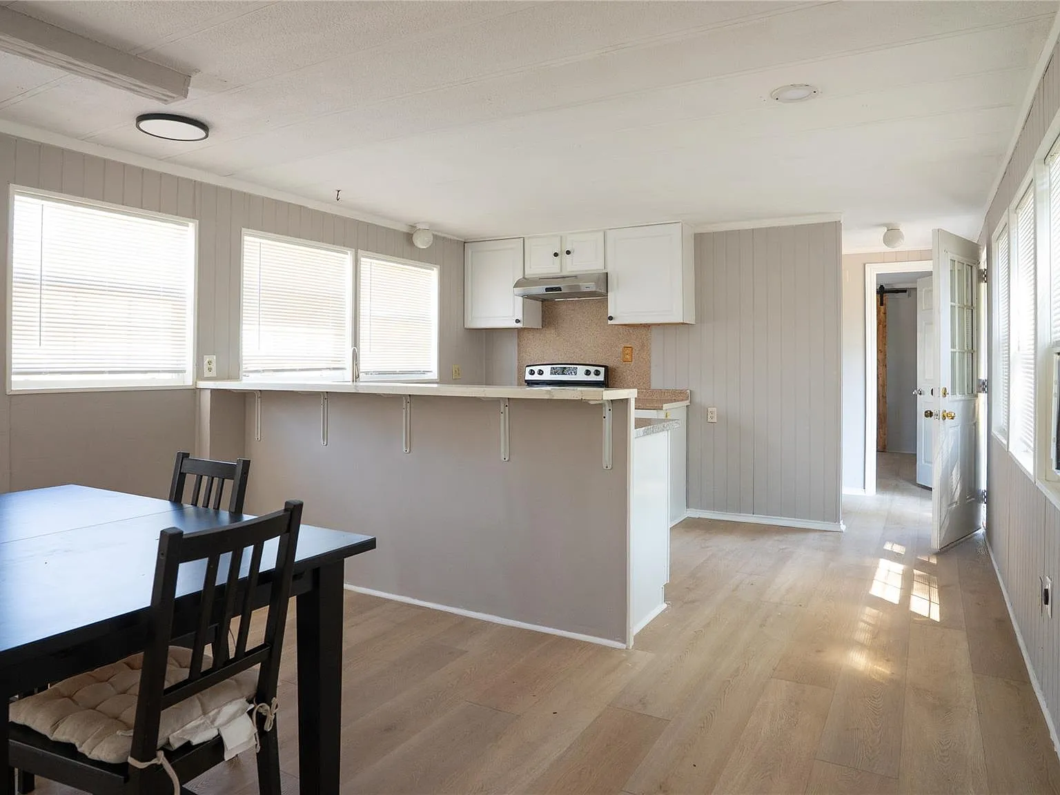 2 bed, 2.0 bath, 888 sqft, $1,250 — Photo 3