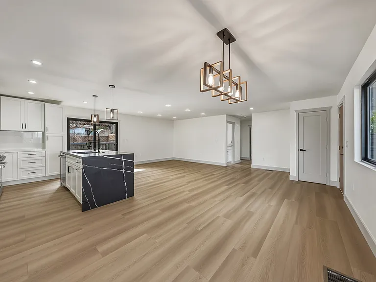 295 Foothill Blvd — Photo 17