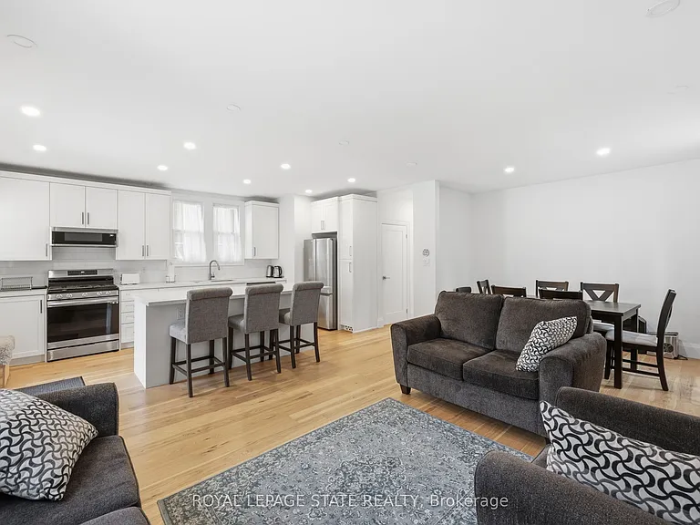 129 Jackson St W — Photo 7