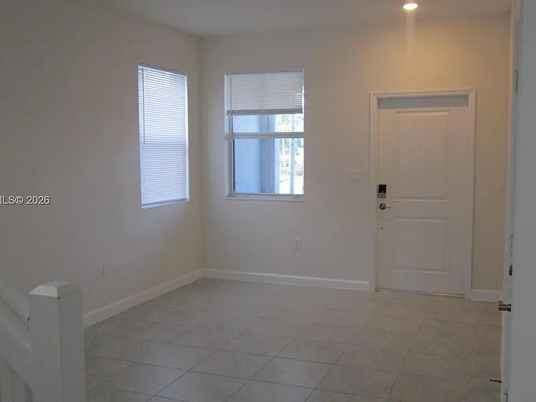 16225 SW 288th Ter — Photo 2