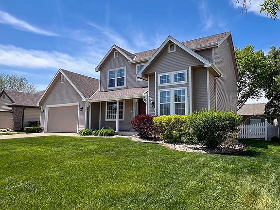 3rd image of 209 Oakmont Dr
