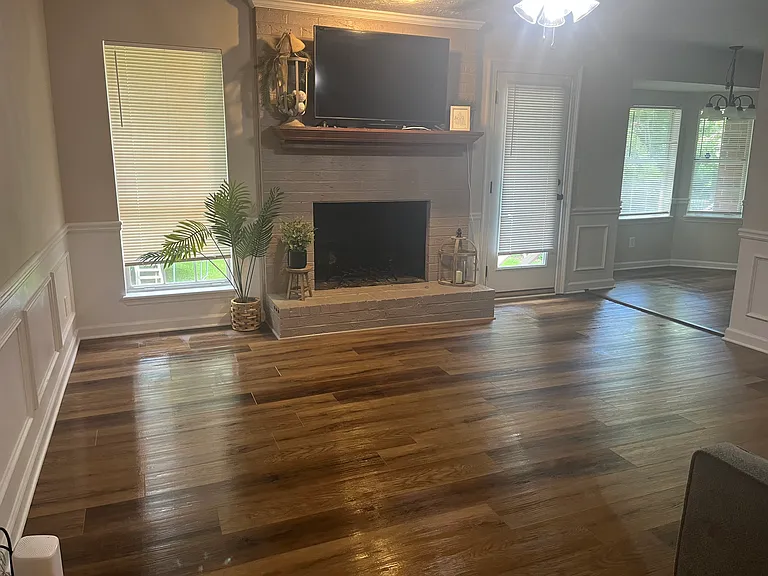 207 Creekview Cir — Photo 3