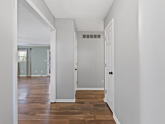 5th image of 3904 Sundart Dr