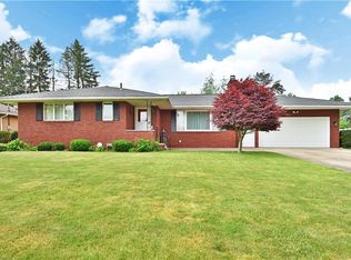 2166 Grissom Dr NE, Warren, OH