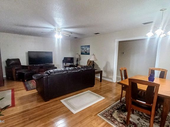 3rd image of 7149 SHINDLER Drive
