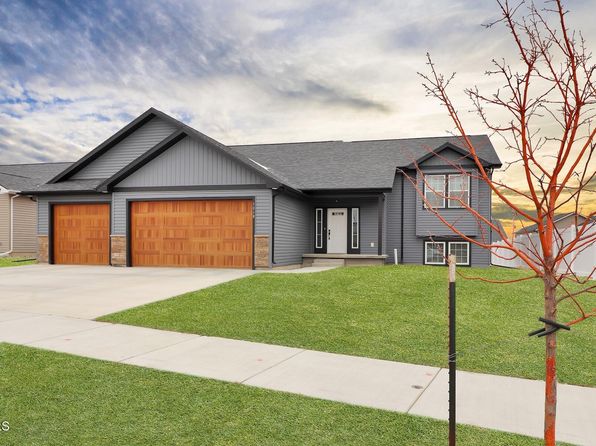3018 28th Ave W, Williston, ND 58801