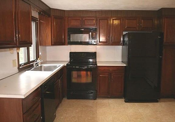 4th image of 11 Heritage Ln