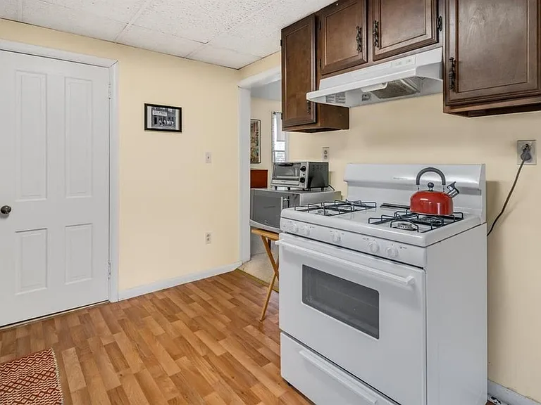 306 E Marshall St #2 — Photo 4